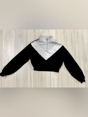 Girls Cropped Black + Gray Chevron Half-Zip Pullover